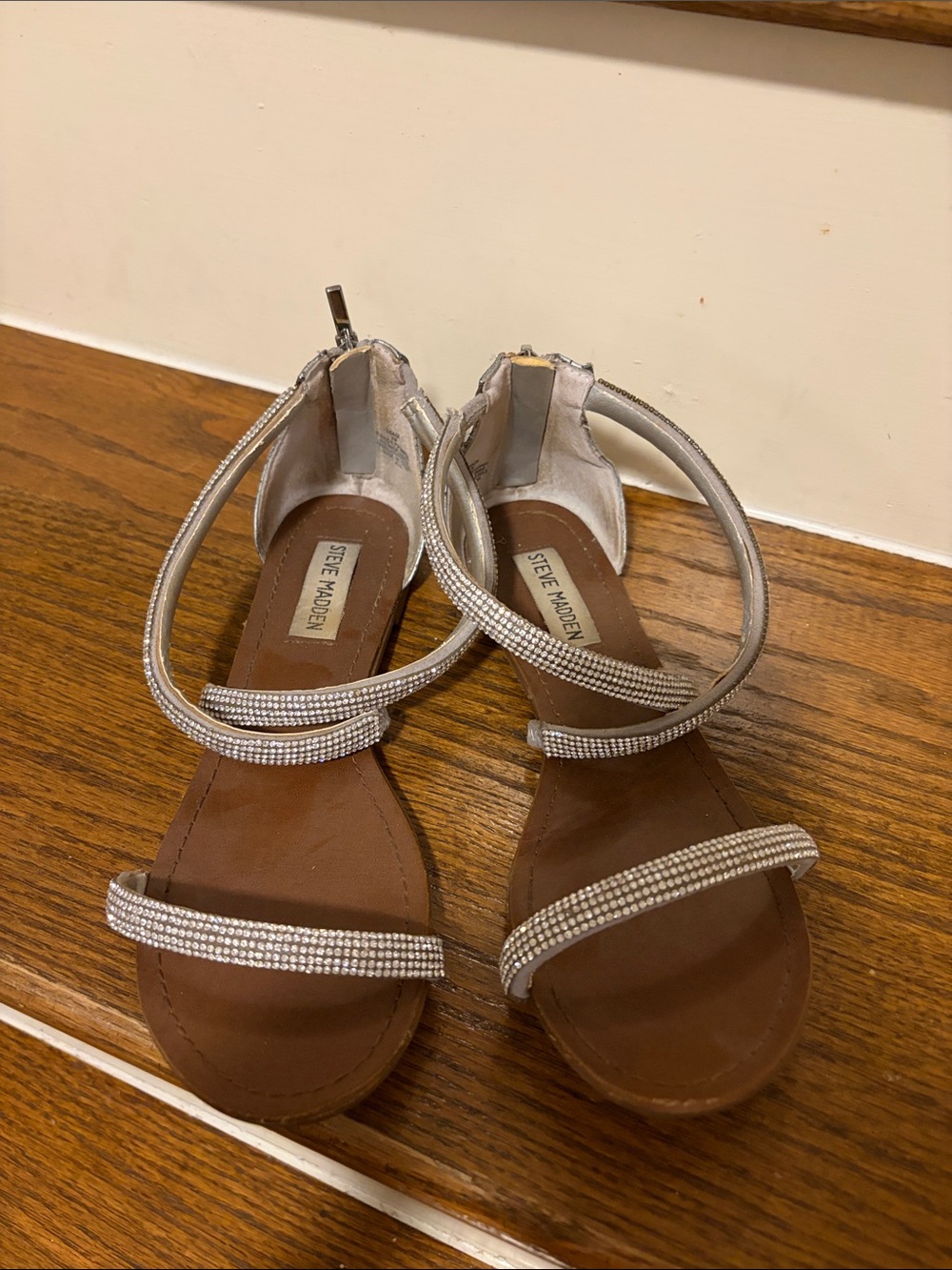 Used Steve Madden Silver Crystal-Strap Flat Sandals